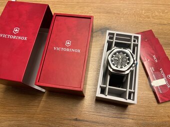 Predam Hodinky Victorinox I.N.O.X. Chrono - 2