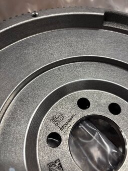 Zotrvačník 03C 105 269H (1.4 TSI) - 2