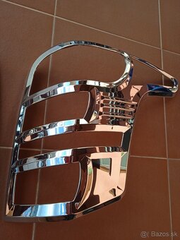 Predám chromové krytky svetiel MITSUBISHI L200 2015-2019. - 2