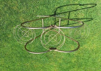 Kovový stojan na kvety - 2