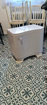 Nočný stolík. Masiv - 2