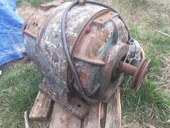 Dynamo - Generátor  dva kusy - 2