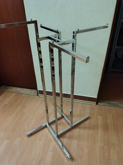 Stojany na oblečenie - 2
