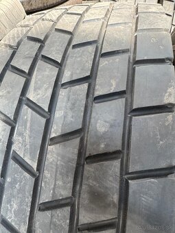 Predám 295/60R22,5 - 2
