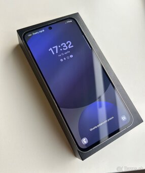 Samsung Galaxy S24 FE 128GB - top stav - 2