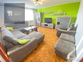 Cena dohodou. Veľký 6 izbový rodinný dom, pozemok 1021 m2, P - 2