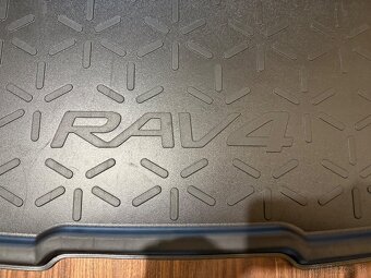 Originálna rohož do batožinového priestoru Toyota RAV4 - 2