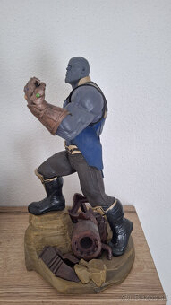 MCU - Figúrka Thanos Gallery Diorama - 2