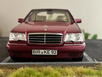 1:18 Mercedes-Benz S500 (W140) "MAMUT" - Bordová - NOREV - 2