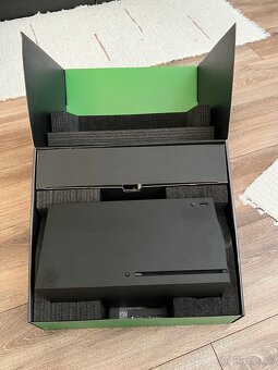 Xbox Series X 1TB + XBOX Wireless Headset - 2