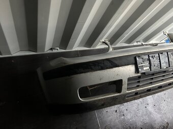 Golf 4 predny naraznik - 2