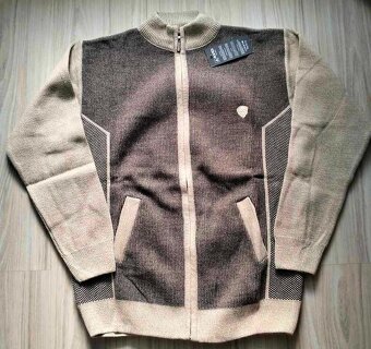 Pletený elegantný sveter, v. XL - 2