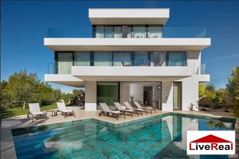 5izb LUXUSNÁ VILA, SUKOŠAN, 15m od mora, bazén, suterén, par - 2