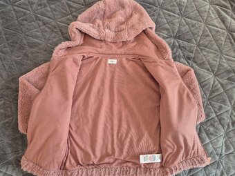 Dievčenská chlpatá bunda veľ 122 - 2