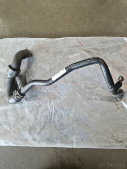 Original vodná  rúrka chladenia 04L121064C - 2