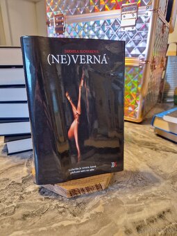 Séria kníh Neverná - 2