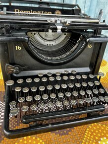 Písací stroj Remington - 2