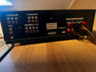 High-end zosilnovac Sony trieda ES - 2