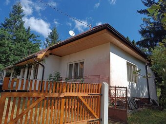 Hospodárska usadlosť s 3,6 hektárovým pozemkom na samote Nov - 2
