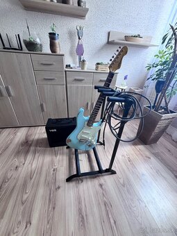 Vintage V6MRLB Distressed Laguna Blue Elektrická gitara - 2