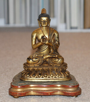 Starožitný čínsky tibetský obrovský pozlátený bronzový Budha - 2