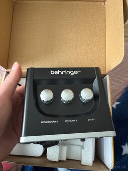 Behringer U-phoria UM2 - 2