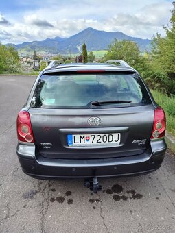 Toyota Avensis 2,0 diesel - 2