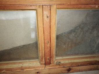 drevené okno pivnica - 2