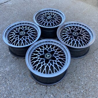 Elektróny Eta Beta Lucy 3A R15 - 2