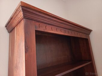 Akáciová knižnica z masivu - 2