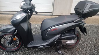 Honda SH 300 - 2