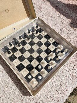 RETRO hra CHEMOPLAST BRNO - ŠACHY - cestovná verzia - 2