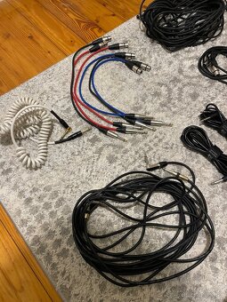 Káble/veci zo skúšobne - 2