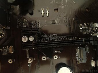 GIGABYTE B450 GAMING X - 2