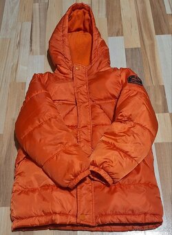 Oranžová bunda - 2