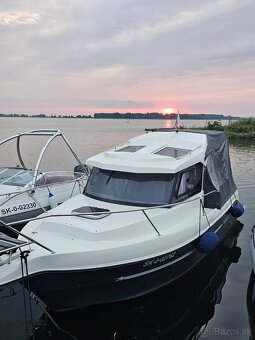 Motorový čln Texas 690 - 2