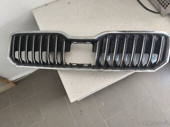 Škoda Superb 3 2015- predná maska - 2