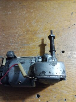 Motorček stieračov V3S - 2