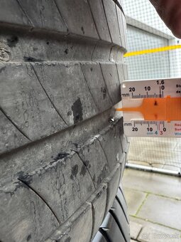 MICHELIN 225/55 R17 - 2