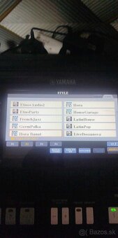 Yamaha psr s775 - 2