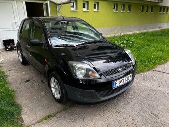 FORD FIESTA 1.3i Futura - 2
