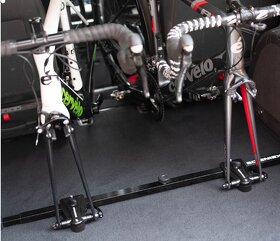 Drziak na dva bicykle do interieru auta Bikeinside - 2