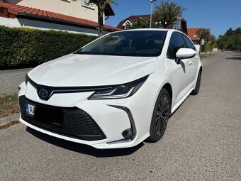 Toyota corolla hybrid - 2