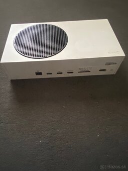 Xbox Series S 512 GB + 2 ovládače - TOP stav - 2