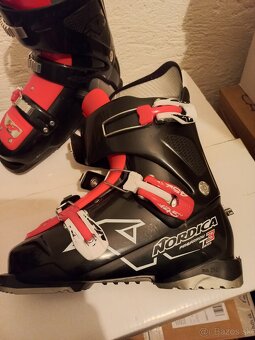 Predám detské lyže, lyžiarky a palice - 2