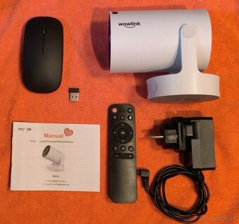 Predám projektor Wowlink HY300 - 2