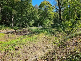 Stavebný pozemok pri lese s potokom - LADCE - 2