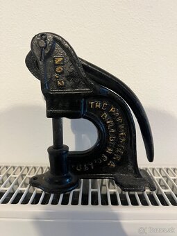 Predám starožitný dierkovač - 2