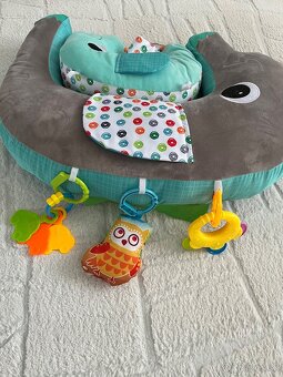 Predam multifunkcny vankus Bright Starts Two - 2