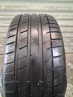 Petlas letné 235/40/R18 - 2